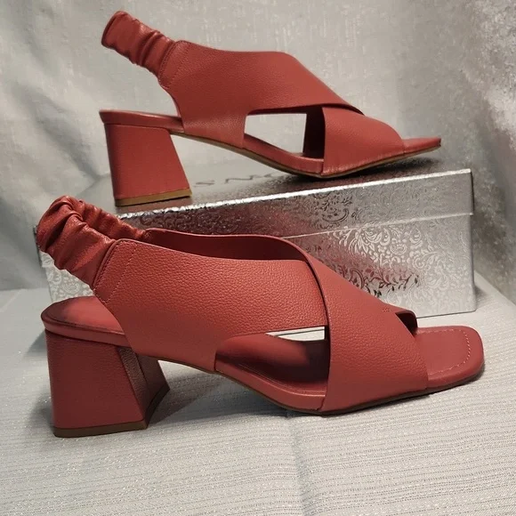 REACTION KENNT COLE SIZE 9 1/2 Elegant Red Women's Heeled Sandals - Picture 1 of 7
